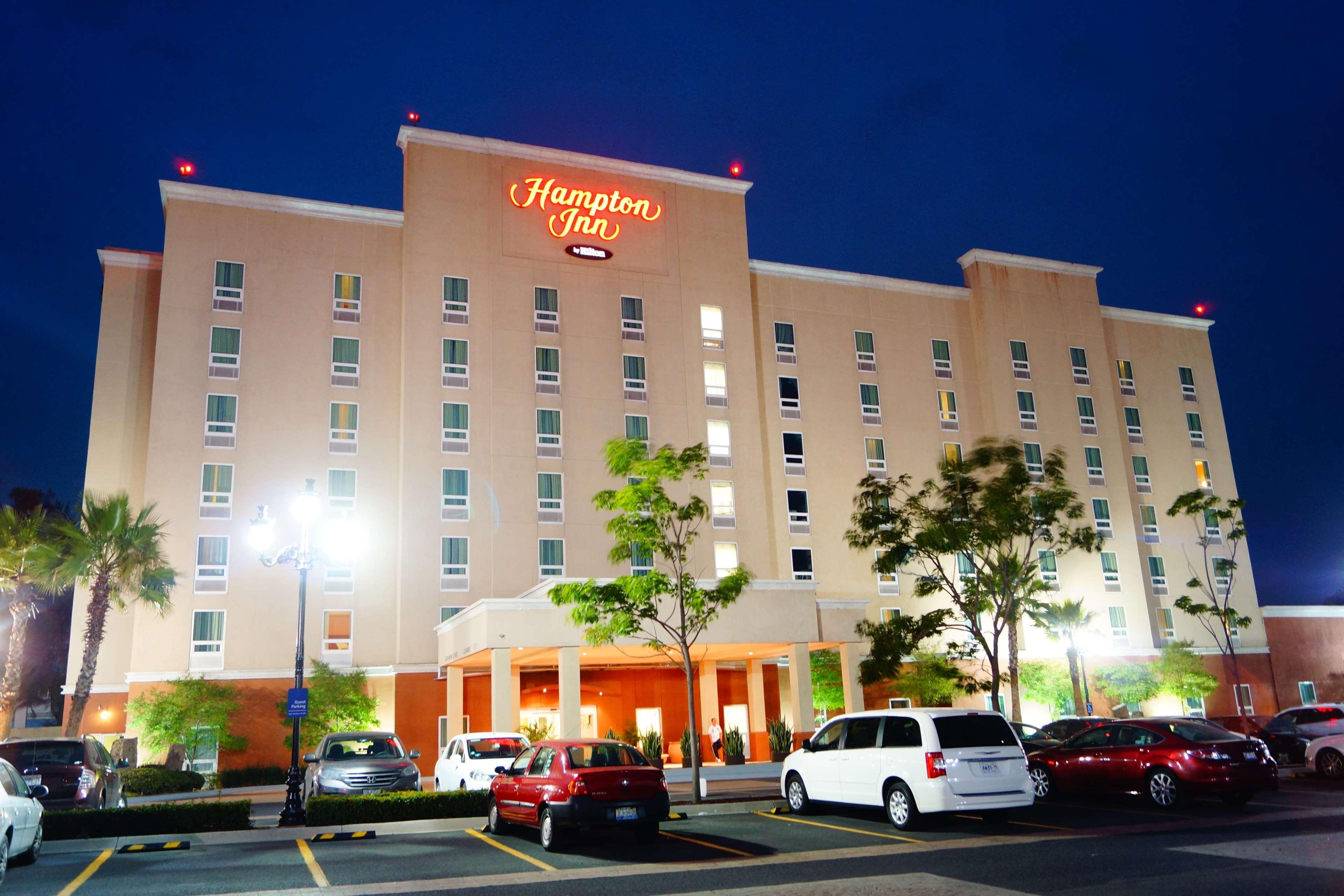 Hampton Inn By Hilton Guadalajara-Aeropuerto Exterior foto
